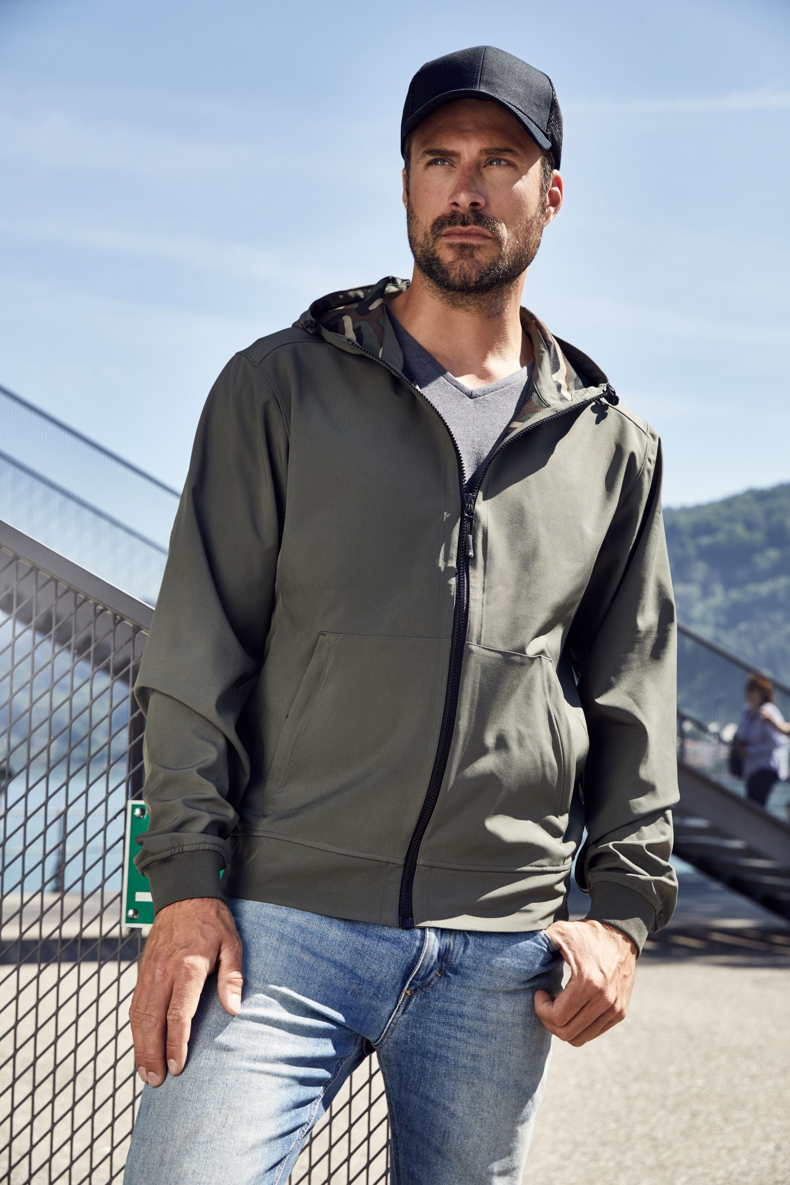 Men's Hooded Softshell Jacket