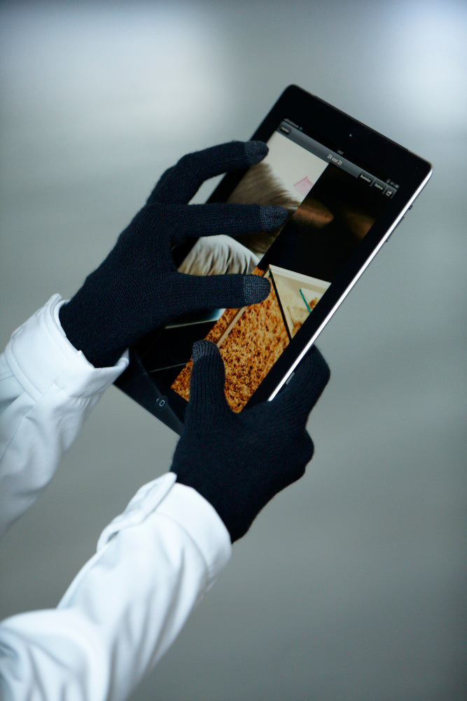 Touch-Screen Knitted Gloves